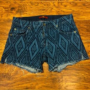 7 FOR ALL MANKIND - Diamond Pattern Blue Demin Shorts with raw hem.
